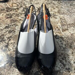 Tamari black 4”” heels, size 9.5, NWOB.